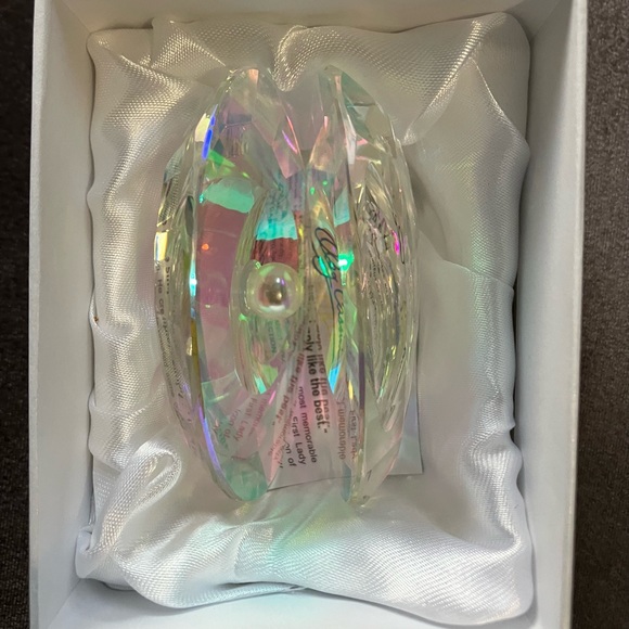 Crystal Oyster With Pearl - Picture 2 of 3